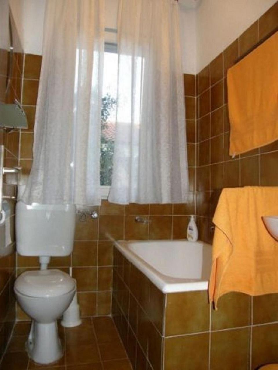 Apartments Ljubi Vinišće エクステリア 写真